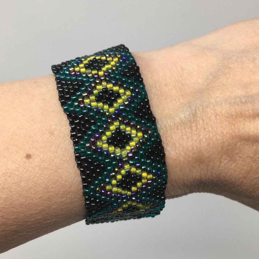 Apache Inspired Black Teal Yellow Diamond Peyote Stitch Seed Bead Bracelet